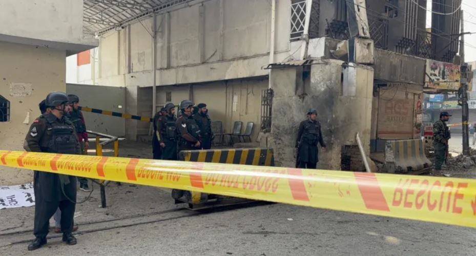 Five dead in suicide bombing in Pakistan