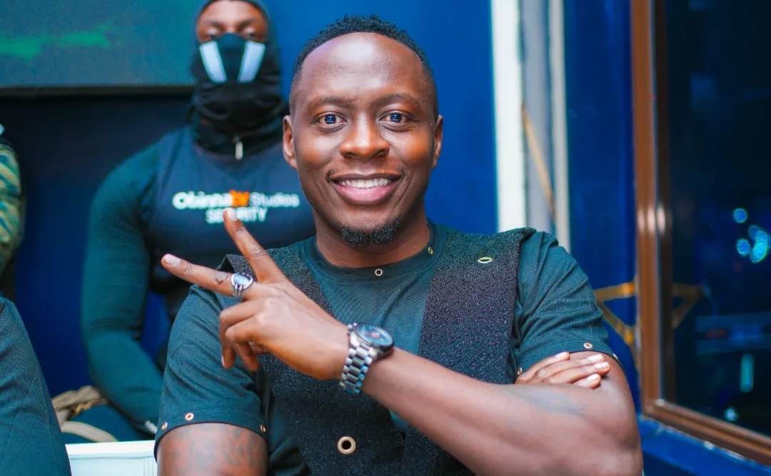 Viral Moment: Oga Obinna Meets Admirer in Unexpected Way