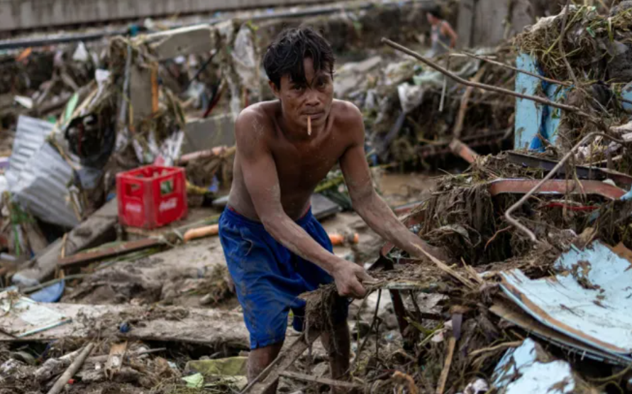 Typhoon Kalmaegi hits Vietnam after killing at least 114 in Philippines