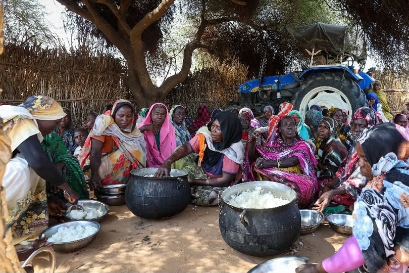 100,000 people flee El Fasher as conflict in Sudan escalates