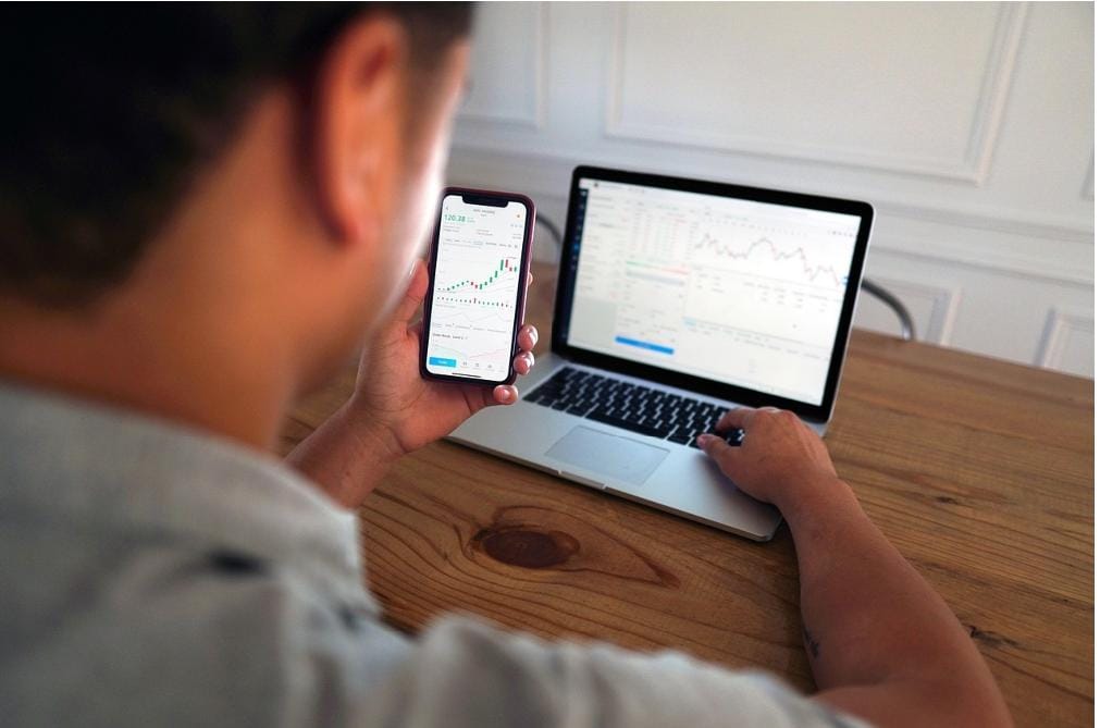 Forex Strategies for Long-Term Position Holders in Today’s Market Environment