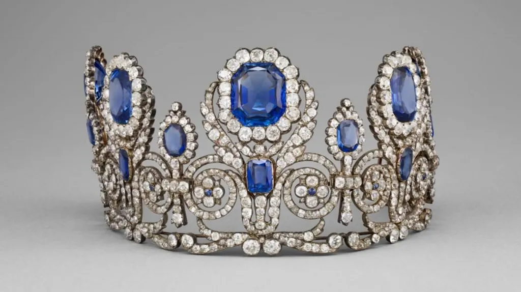 Woman charged over Louvre jewellery heist