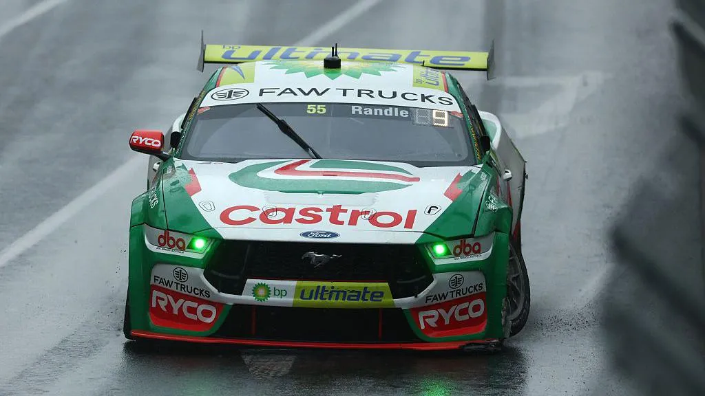 BP sells stake in motor oil arm Castrol for $6bn