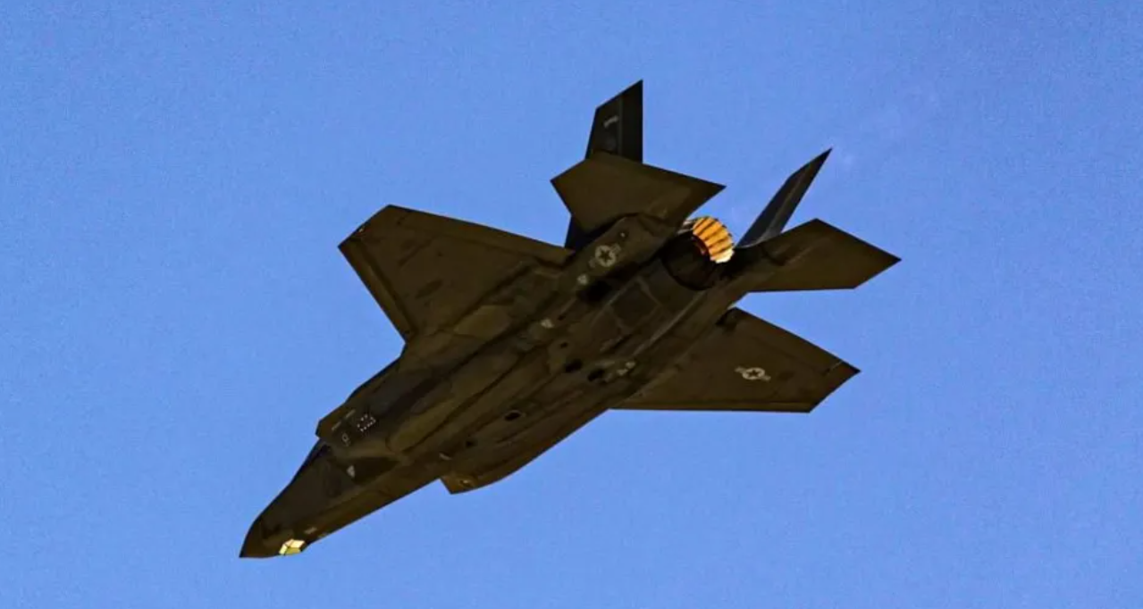 US carries out 'massive' strike against IS in Syria
