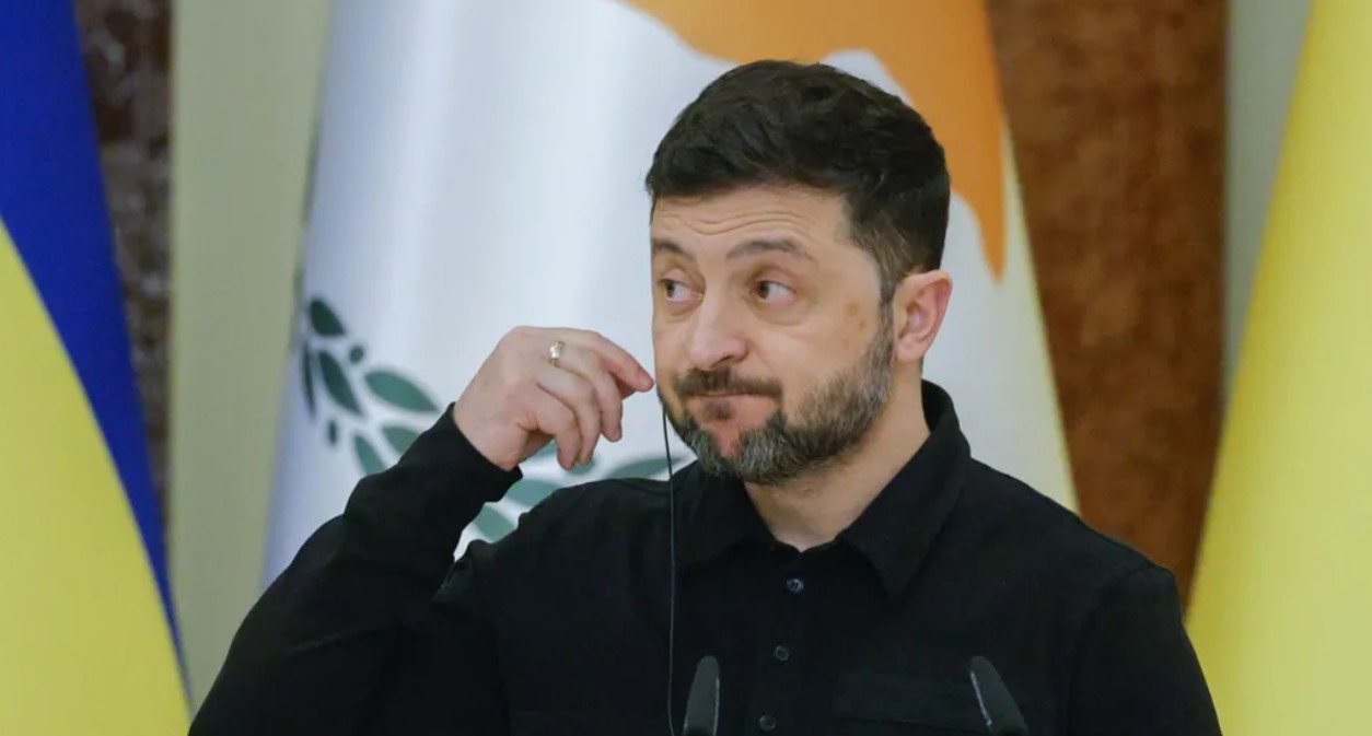 Ukrainian city hit by 'massive' strike as peace talks in US conclude