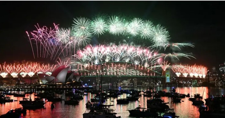 Sydney welcomes 2026 with spectacular fireworks