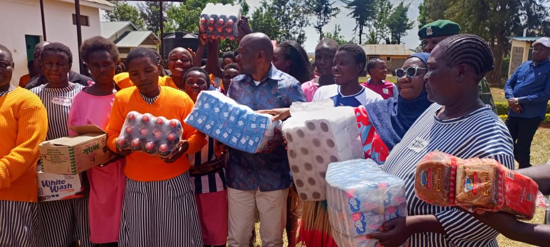 MP Amisi celebrates Christmas with inmates in Kitale