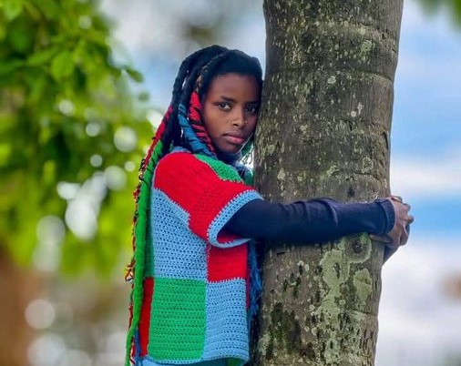 Gachagua cheers on girl in tree hugging attempt