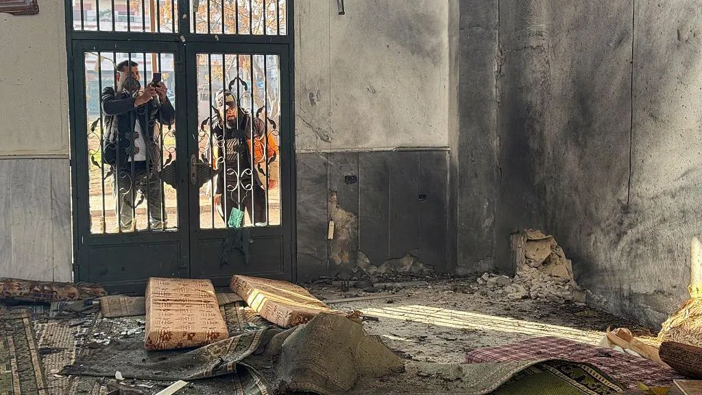 Blast at Syrian mosque during Friday prayers leaves at least eight dead