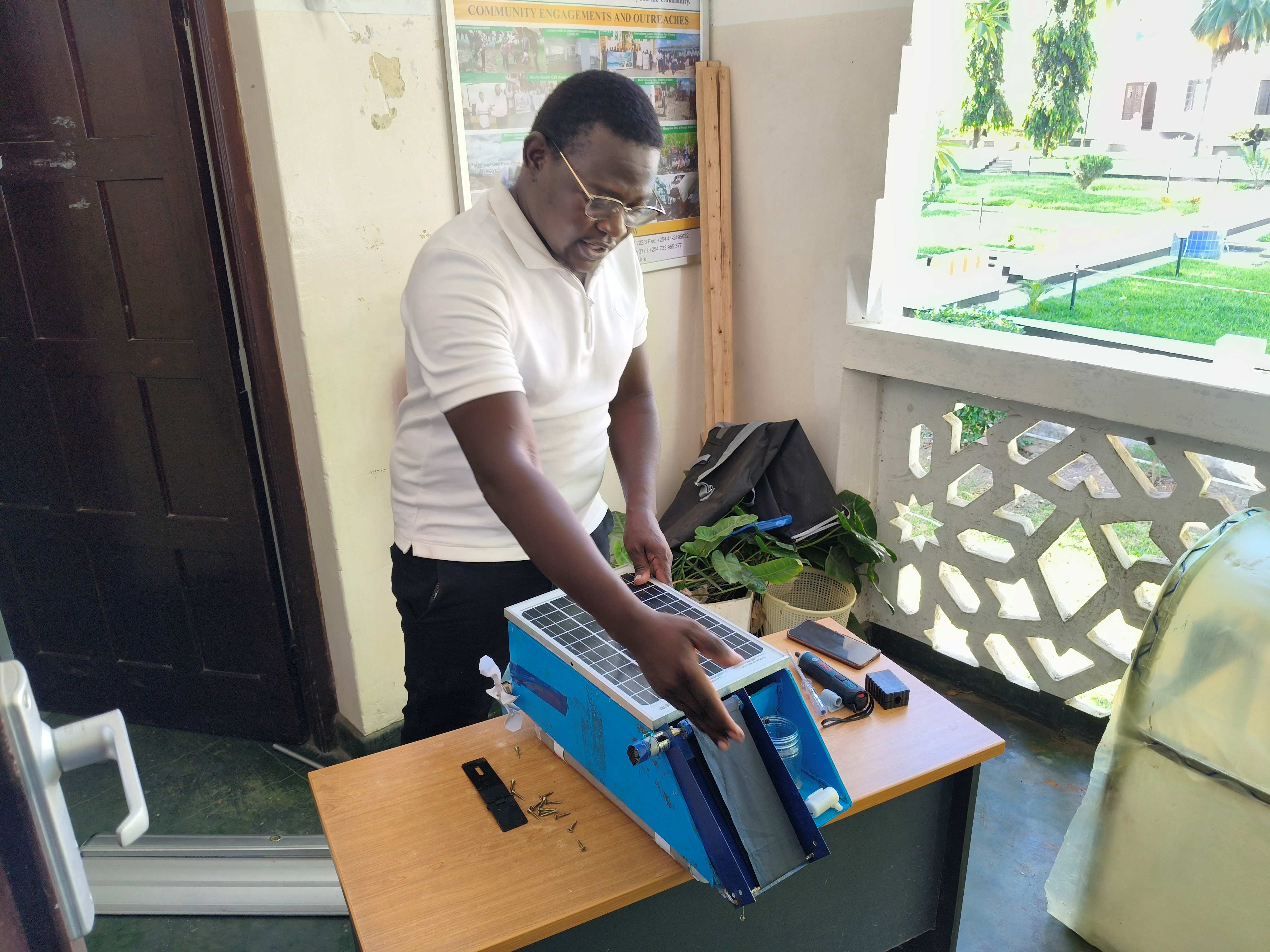 TUM graduate’s innovation takes on water pollution