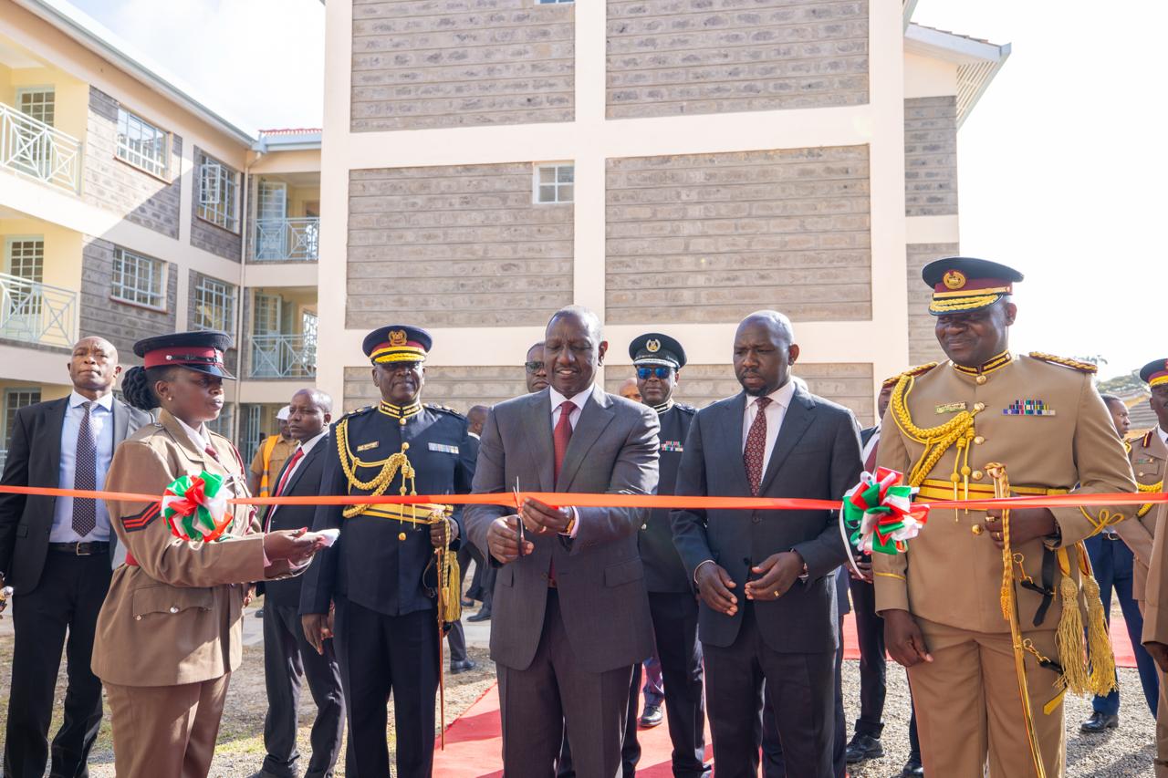 [PHOTOS] Ruto commissions new police housing units at Embakasi ‘A’ Campus
