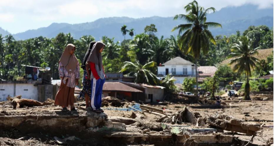 Death toll in Indonesia floods passes 500