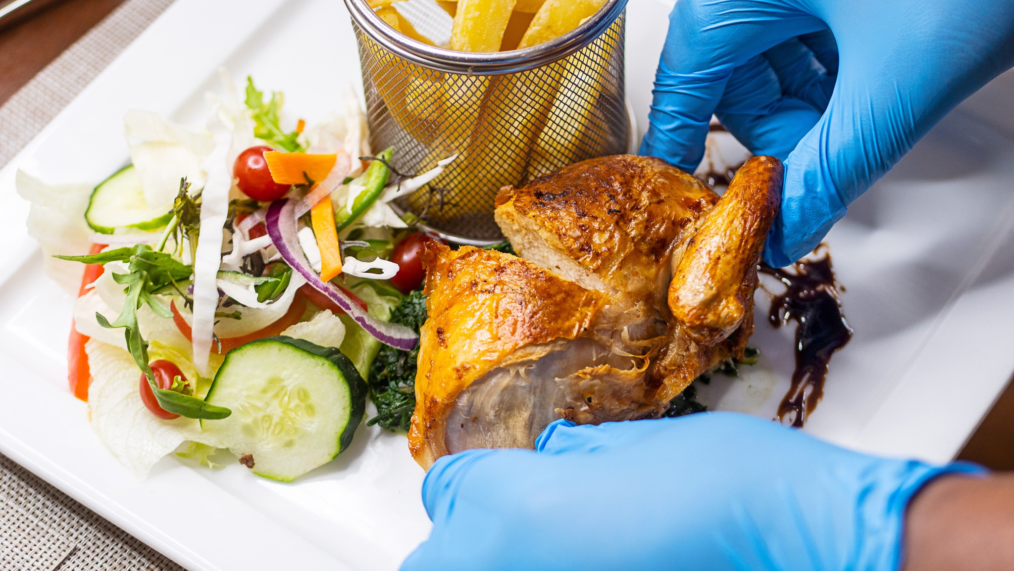 From Fire to Fame: The Untold Story Behind the Midland Hotel’s Iconic Chicken