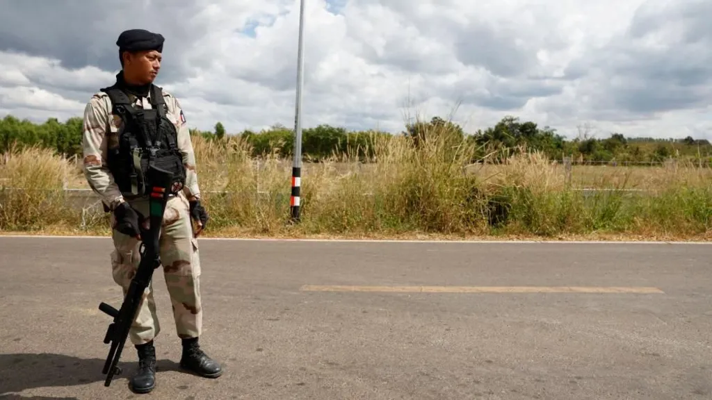 Thailand bombs Cambodian border area as ceasefire talks continue