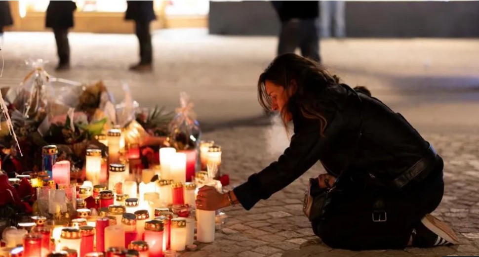 Swiss ski bar not inspected for five years before deadly fire, mayor says
