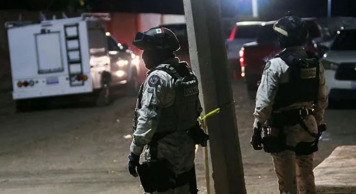 Gunmen storm Mexico football pitch, kill 11