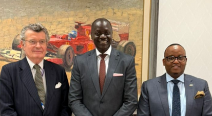 PS Sing’Oei congratulates Maurice Makoloo on UK Posting