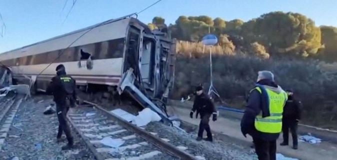 Spain train crash recovery continues as investigators probe 'gap' in rail
