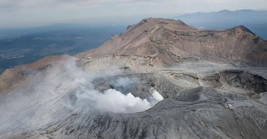 Tourist helicopter goes missing near volcano in Japan