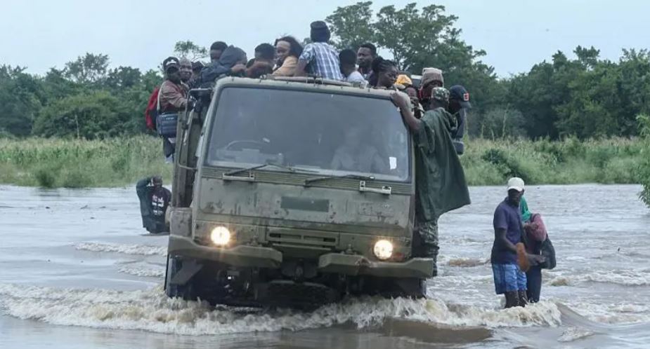 Search on for politician swept away by Mozambique floodwaters