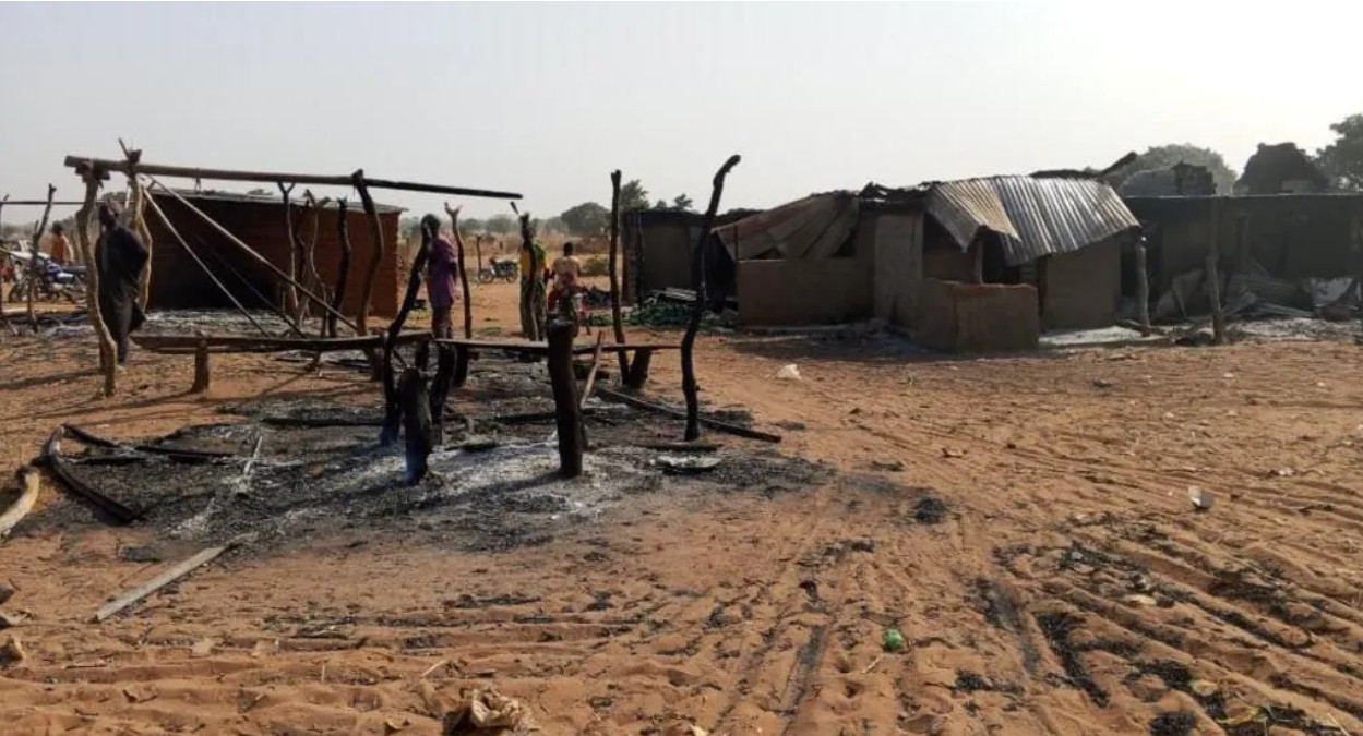 At least 30 killed in attack on Nigeria village