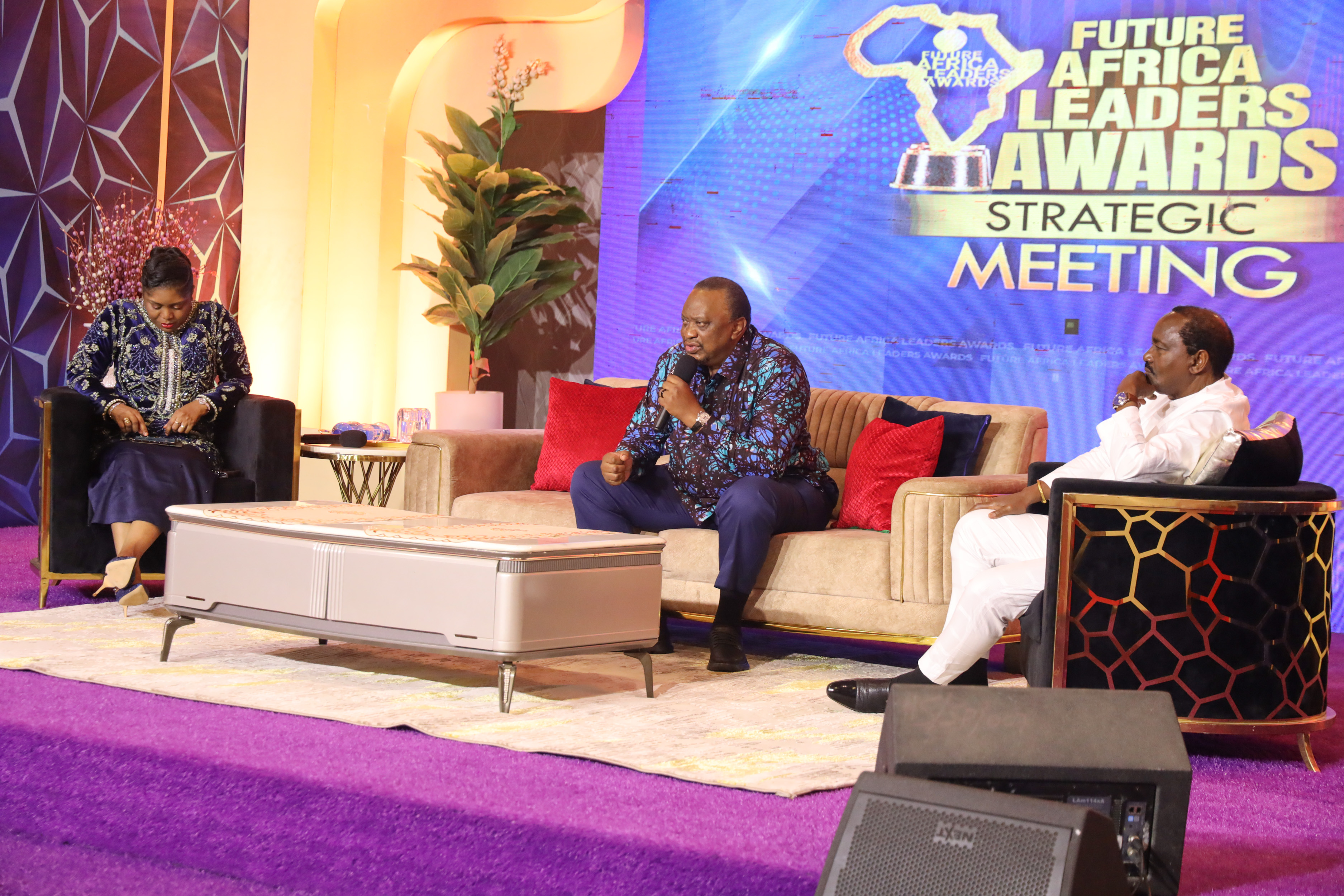 [PHOTOS] Uhuru, Kalonzo engage young African leaders in Lagos