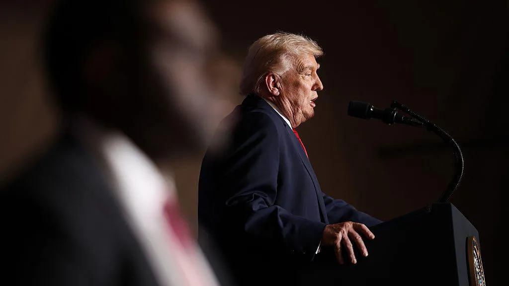 Trump says government will 'de-escalate' in Minnesota following Pretti shooting