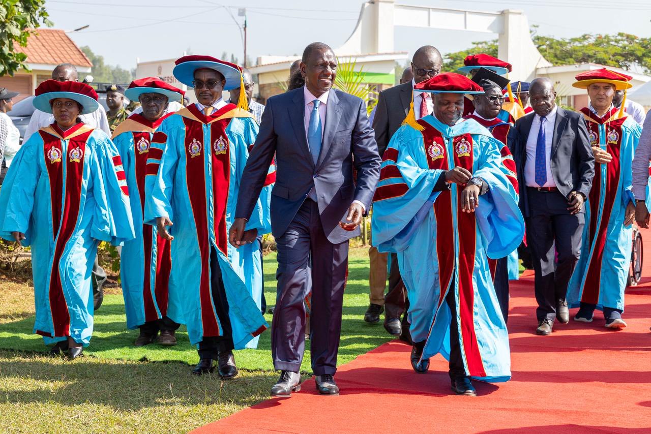 Ruto woos Kisumu with project pledges, angles for ODM alliance