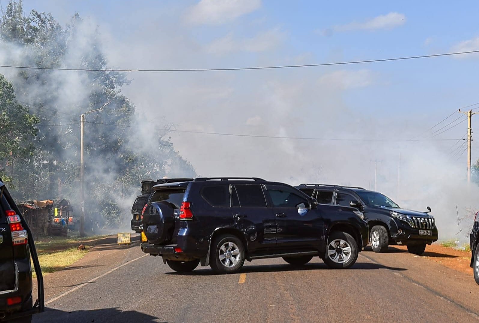[PHOTOS] Senator Methu, Gachagua convoy run into tear gas in Sagana