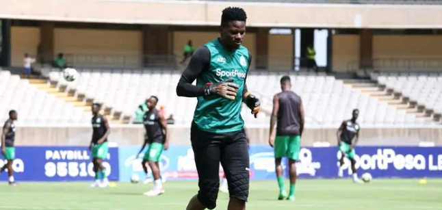 Gor Mahia goalkeeper Byrne Omondi during pre-match warmup at Moi Stadium, Kasarani/GOR MAHIA