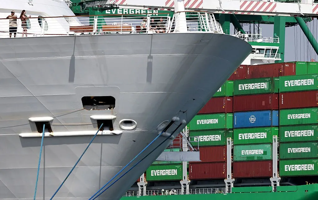 Trump warns of 'mess' ahead of legal ruling on tariffs