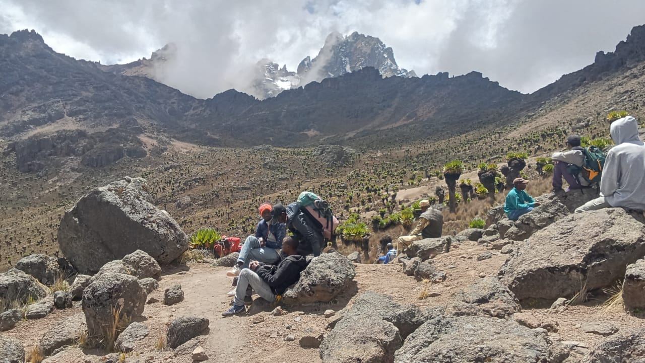 Missing mountain climbing porter found dead