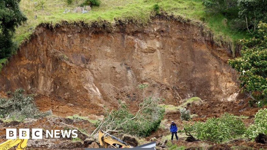 New Zealand calls off landslide rescue efforts