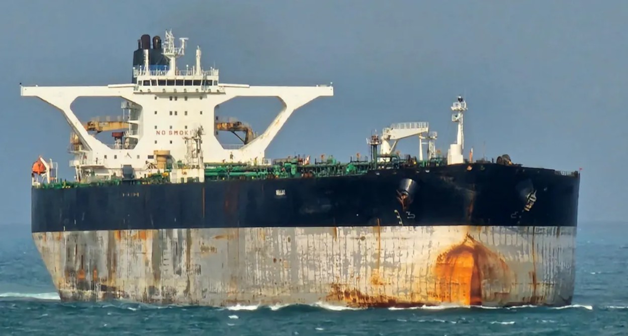Russia sends navy to guard oil tanker being pursued by US forces