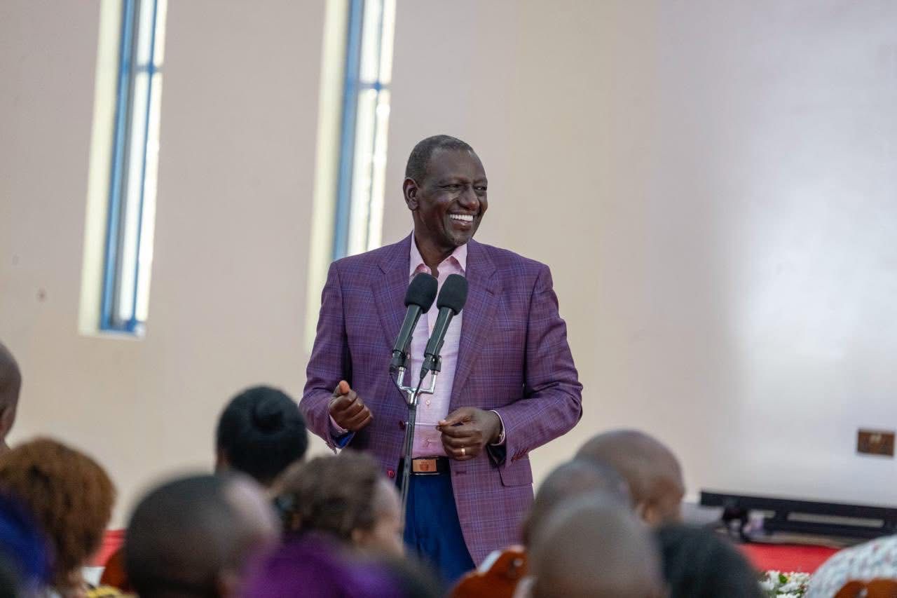 Ruto urges choir to ‘add a touch of yellow’ in uniform