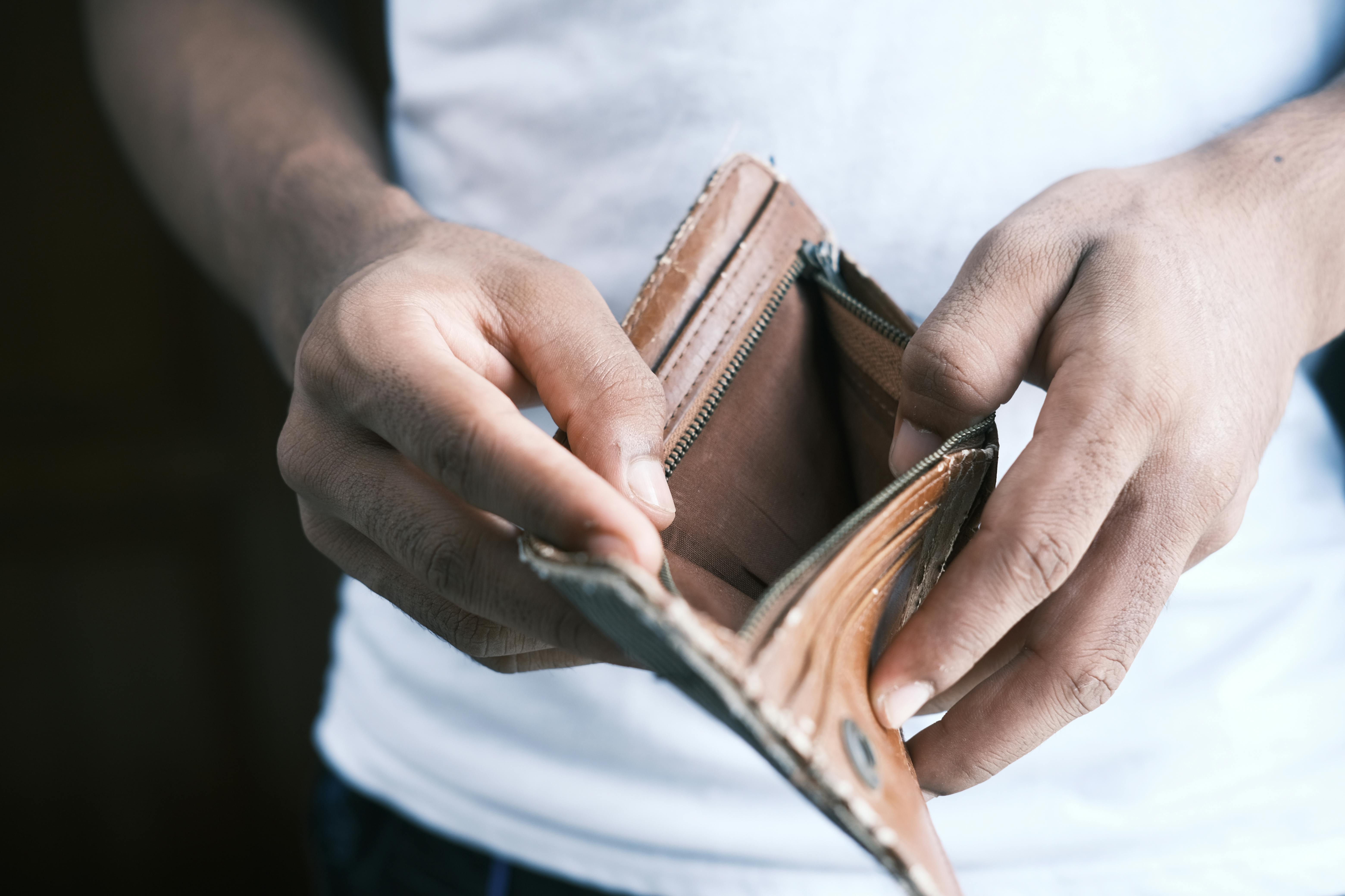 TIDBITS OF HOPE: Broke and other Valentine’s deal breakers