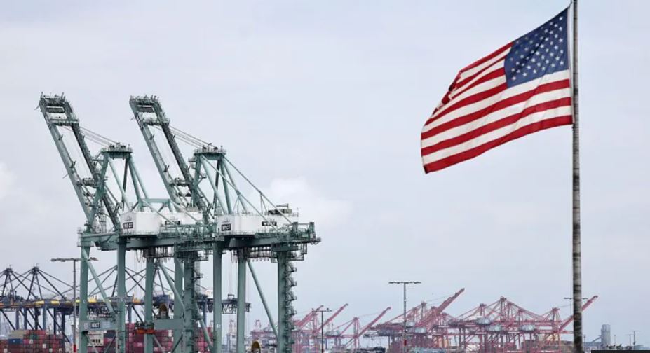 Trump's new global tariff comes into effect at 10%