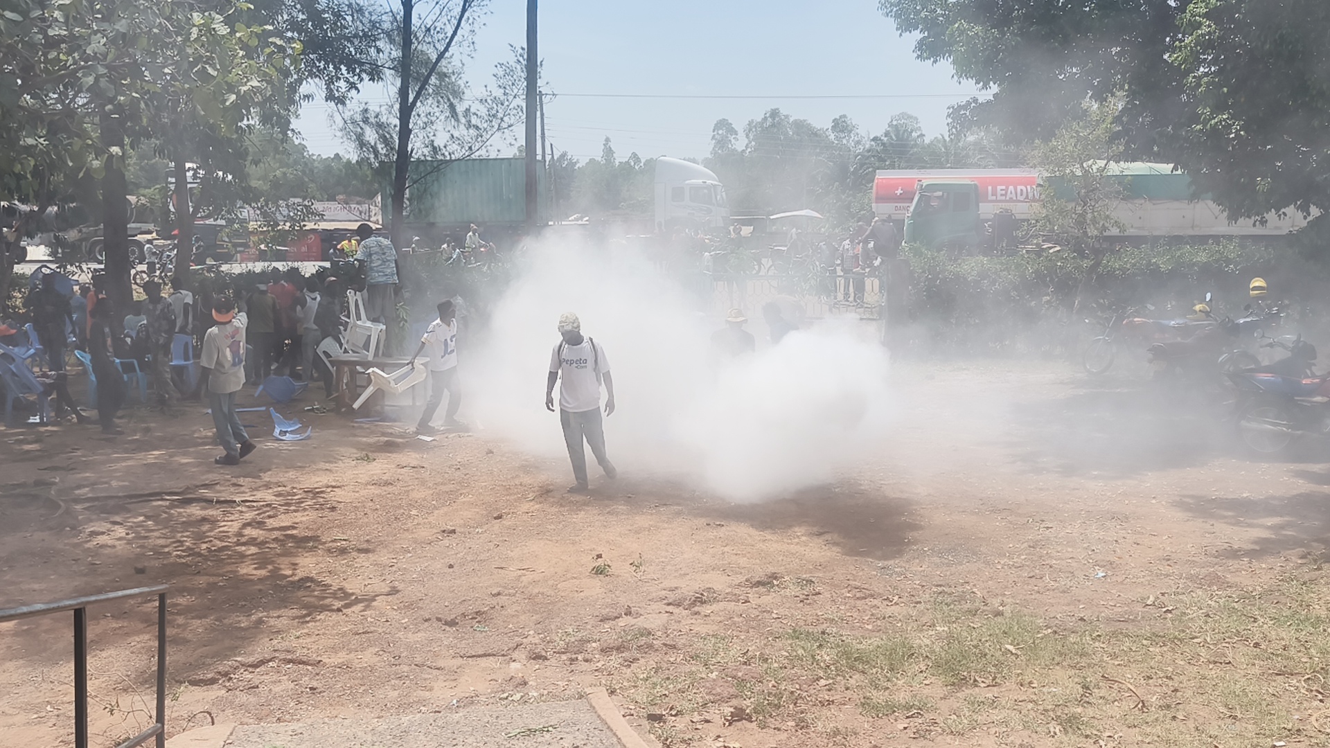 Youths rampage through Malaba municipality offices demanding jobs