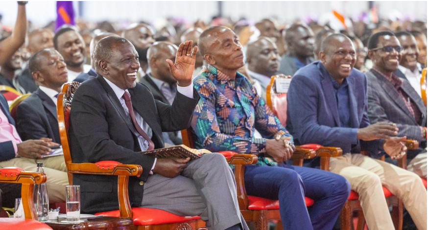 [PHOTOS] Ruto attends service at JCM Ruiru