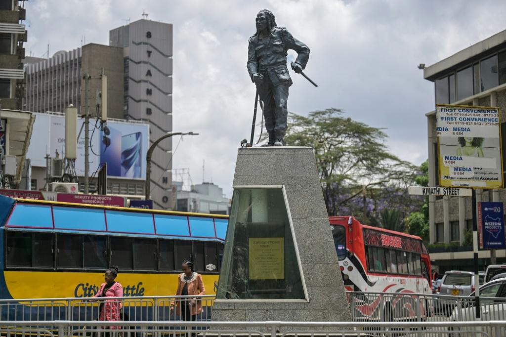 Man, 29, found killed on balcony at Kimathi Street