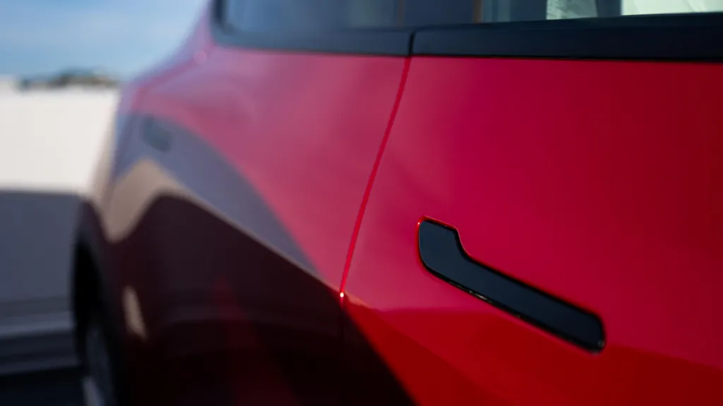 China bans hidden car door handles over safety concerns