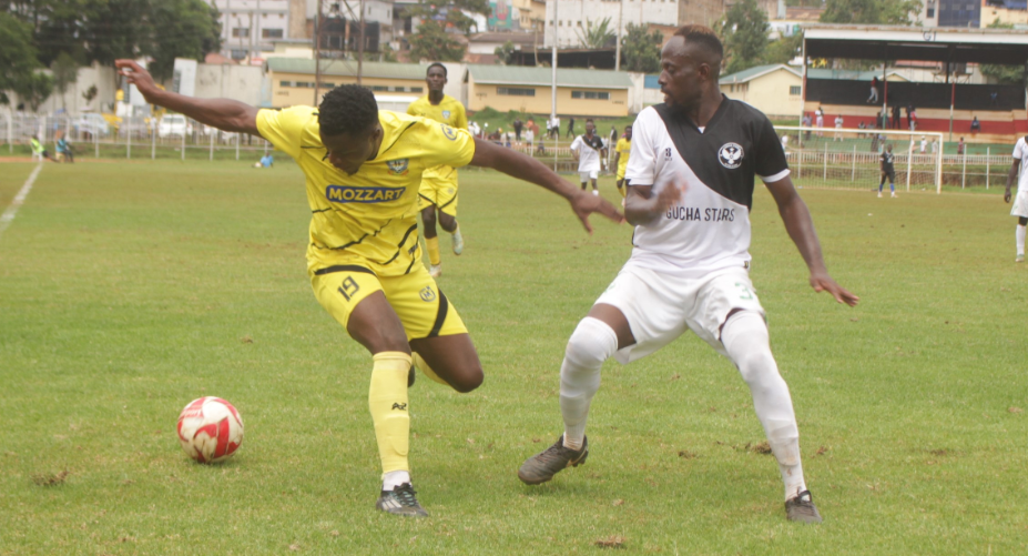 Michael Isabwa of Migori Youth (L) battles for the ball with Gucha's Andrew Magak during an NSL game at Gusii Stadium/ANGWENYI GICHANA