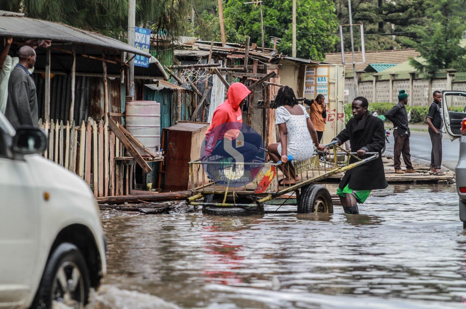 [PHOTOS] Flash floods swamp Mariakani Road