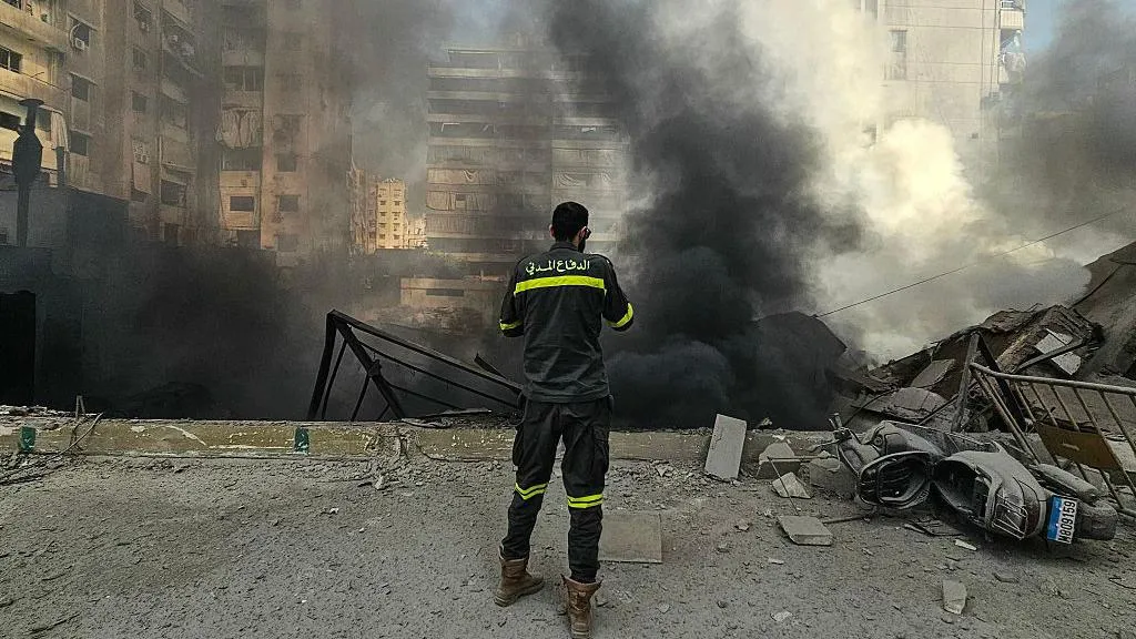Residents flee as Israel pounds south Beirut
