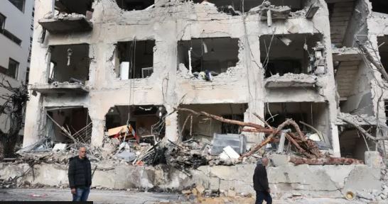 Explosions in Doha as Iran carries out retaliatory strikes
