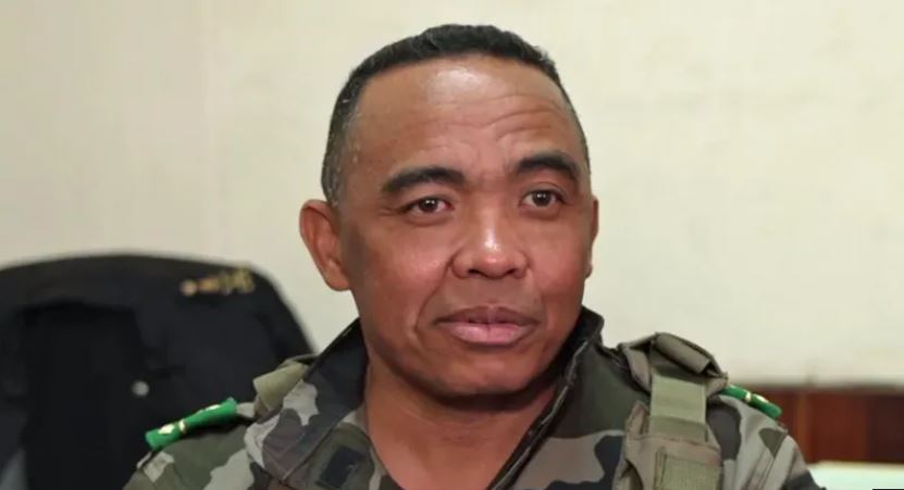 Madagascar military leader dissolves government
