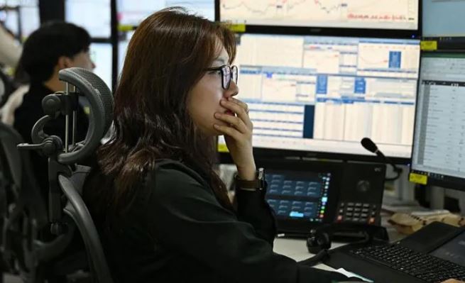 Iran War: Asia stocks tumble for third day, oil rises