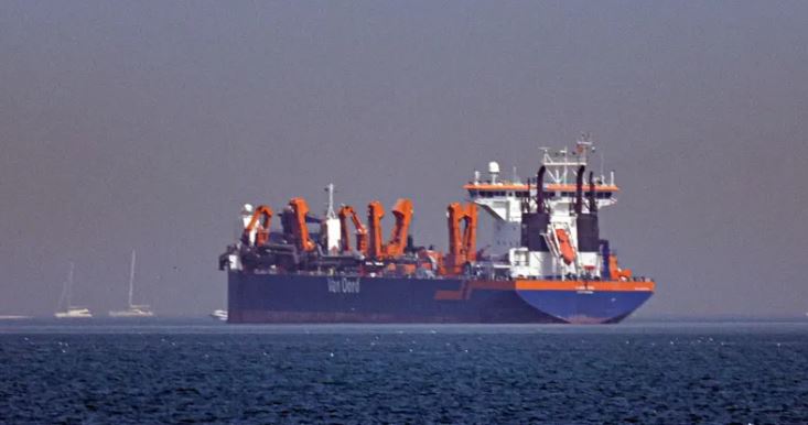 Oil prices jump and shares fall as conflict escalates