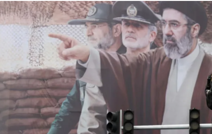 As Iran regime change hopes fade, Netanyahu faces political test