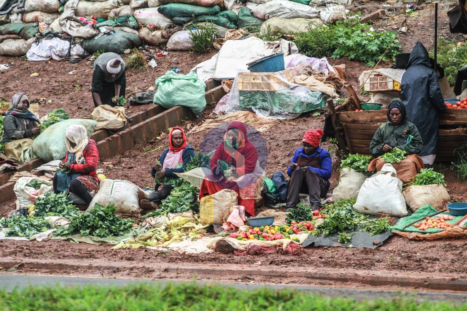 [PHOTOS] Kangemi traders brave chilly Tuesday weather